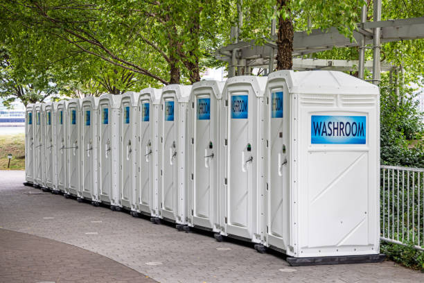 Porta potty delivery and setup in Oquawka, IL